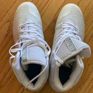 New balance men’s size 10 lacrosse cleats